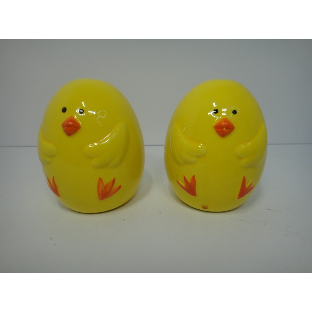 Yellow Chick Salt and Pepper Shakers Set Dehong Ceramics 3 Inch Spring Easter